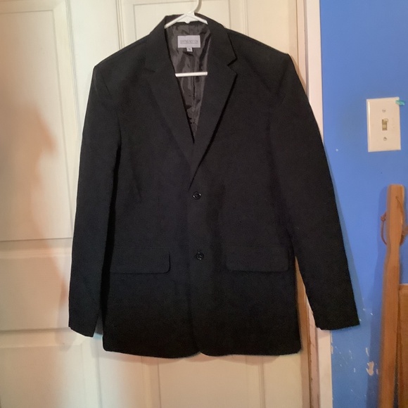 BOYS’ BLACK SPRING NOTION TUXEDO SUIT JACKET, VEST, & PANTS Size 18 - Picture 7 of 16
